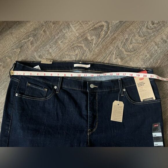 Levi's Classic Bermuda Shorts- 22W - Picture 6 of 7